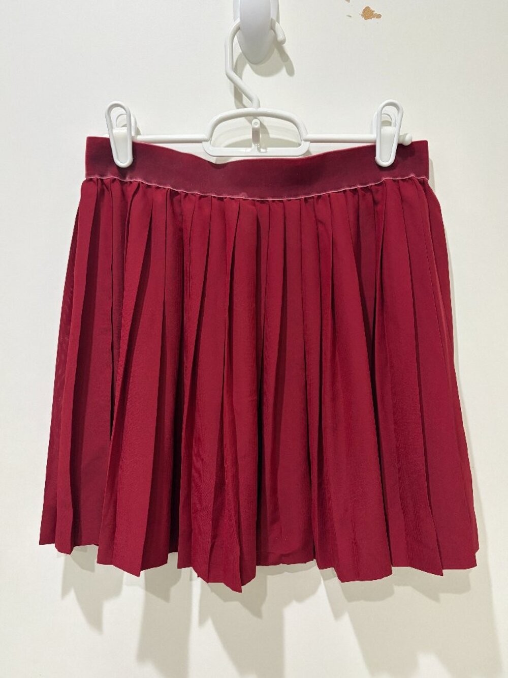 Divided by H&M Burgundy Pleated Mini Skirt Size 8